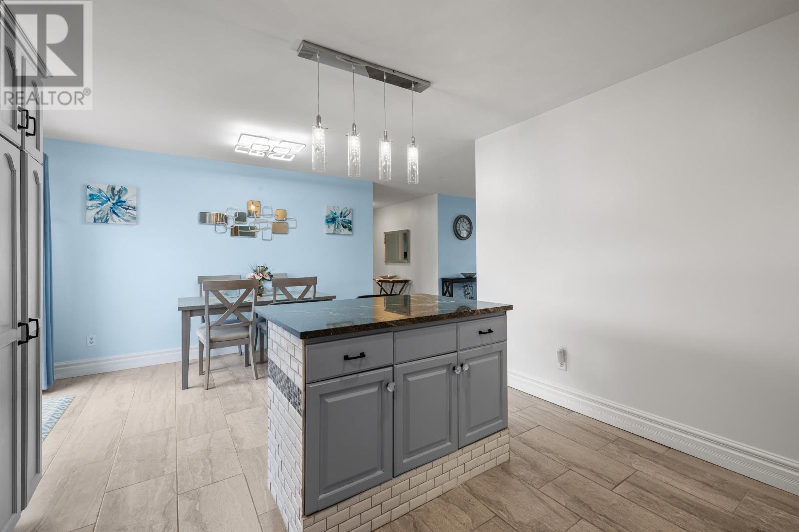 37 Lady Slipper Drive North — photo 10