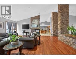 Foyer - 393 Old Onondaga Road E, Brantford, ON N3T5L4 Photo 7