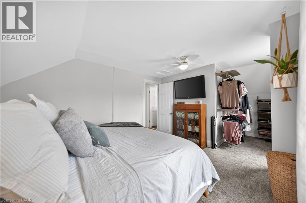 23 PINECREST Avenue - 26