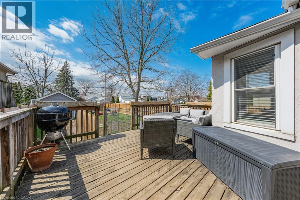 23 PINECREST Avenue - 32