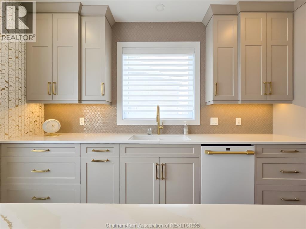 7 Tracy DRIVE - 28