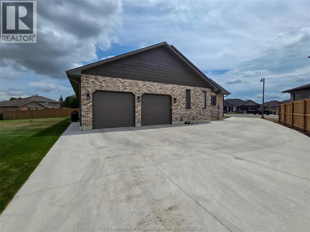 7 Tracy DRIVE - 4