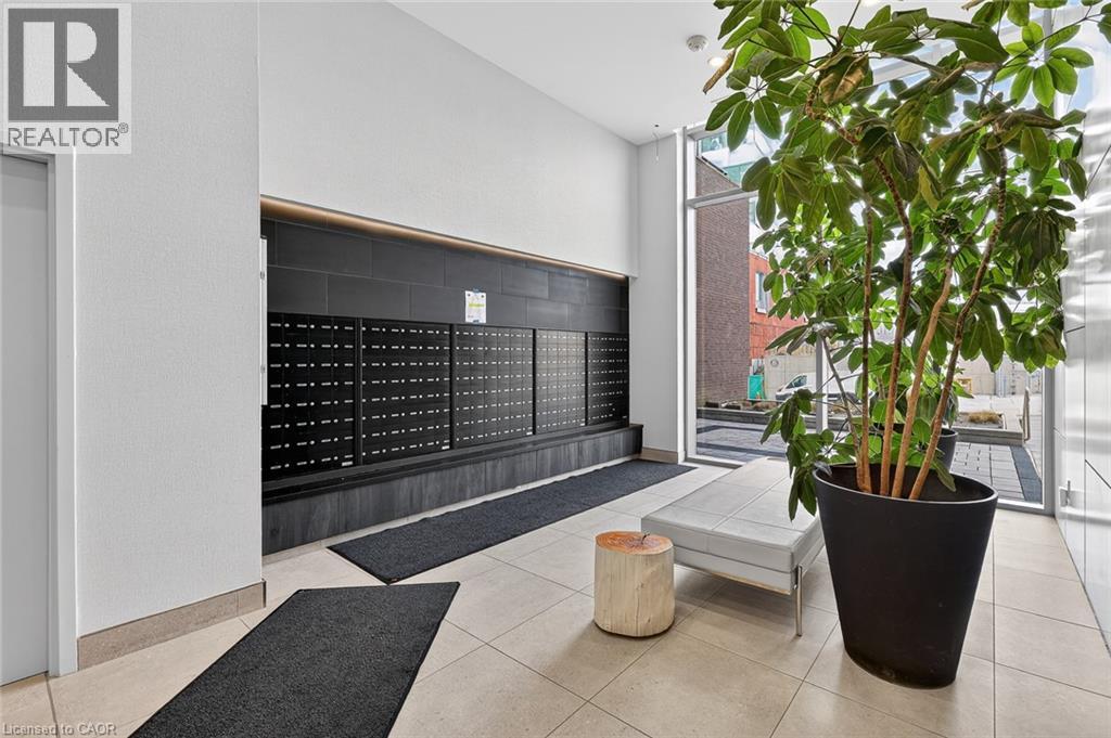 #1006 85 DUKE Street W - 4