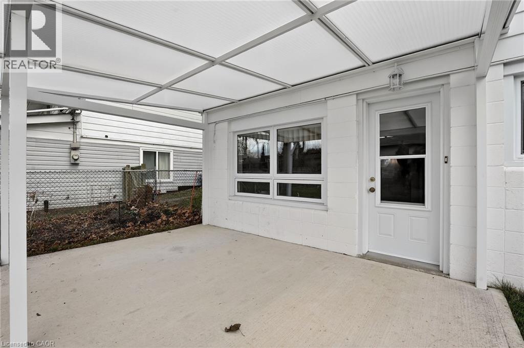 6 NELLES Road S - 38
