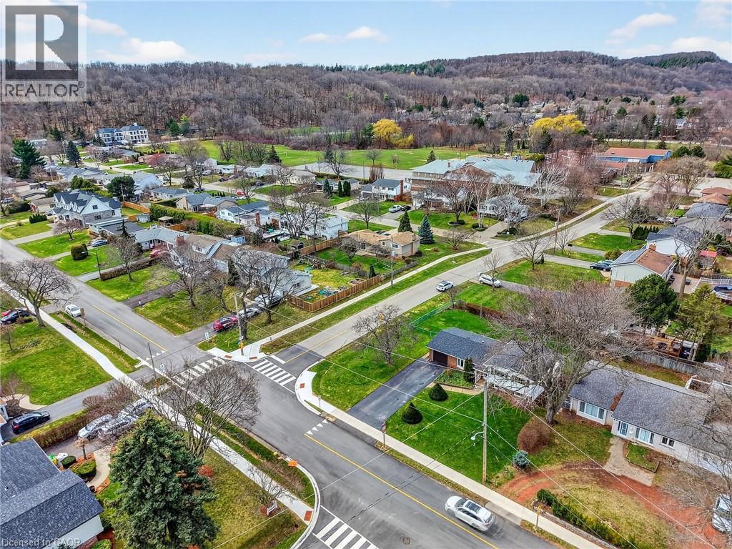 6 NELLES Road S - 46