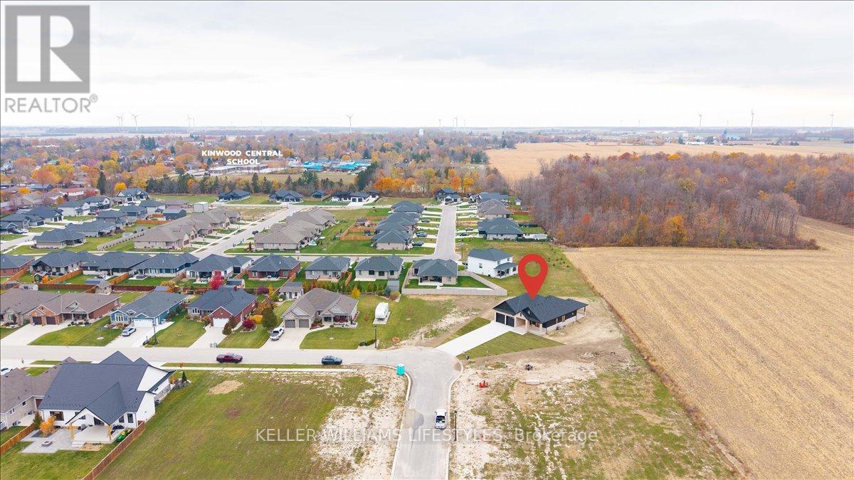 126 FRASER CRESCENT - 2