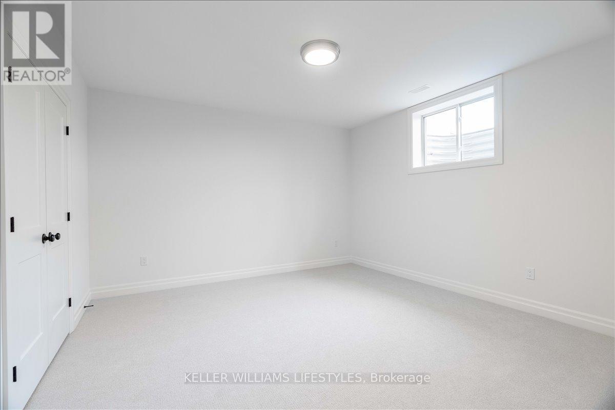 126 FRASER CRESCENT - 40