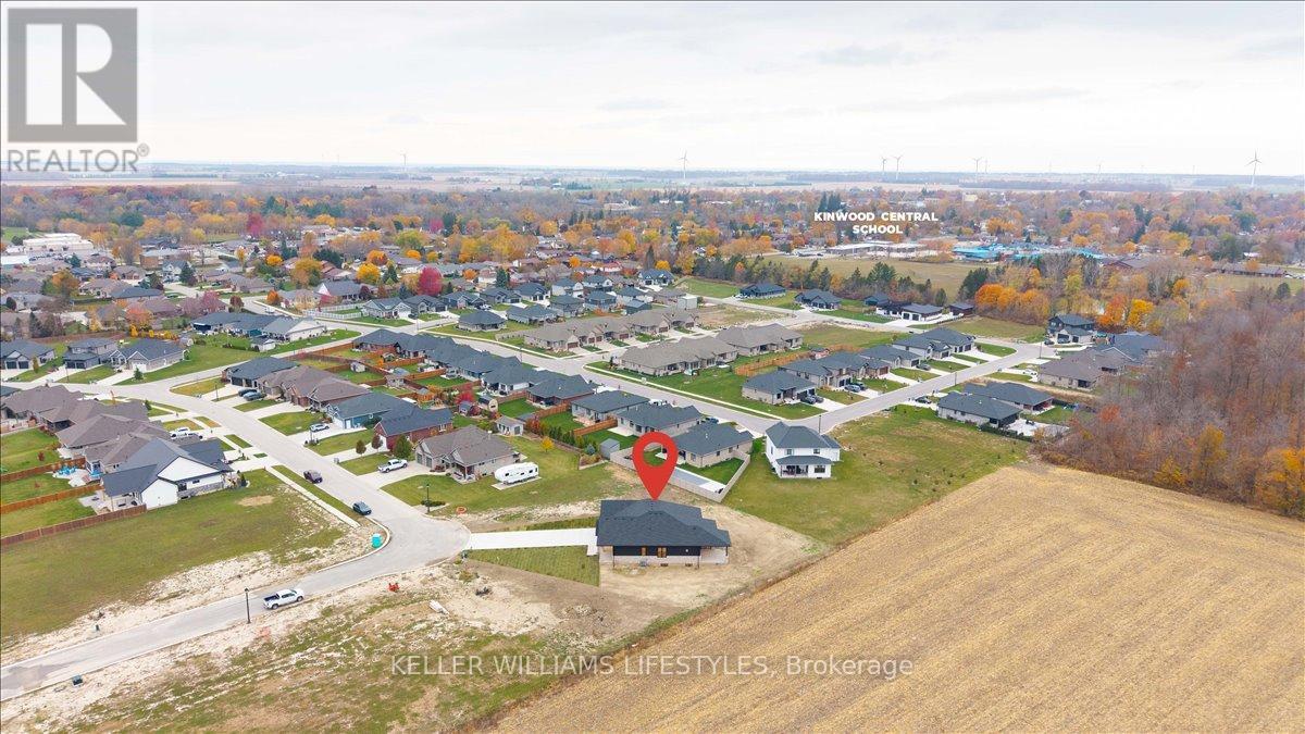 126 FRASER CRESCENT - 46
