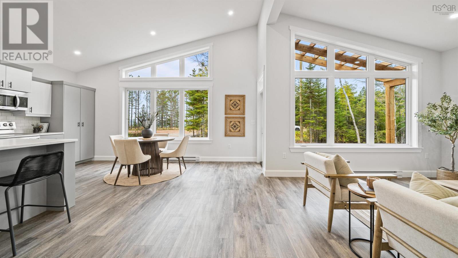 Property 14 of 44 of 72 Chisholm Road