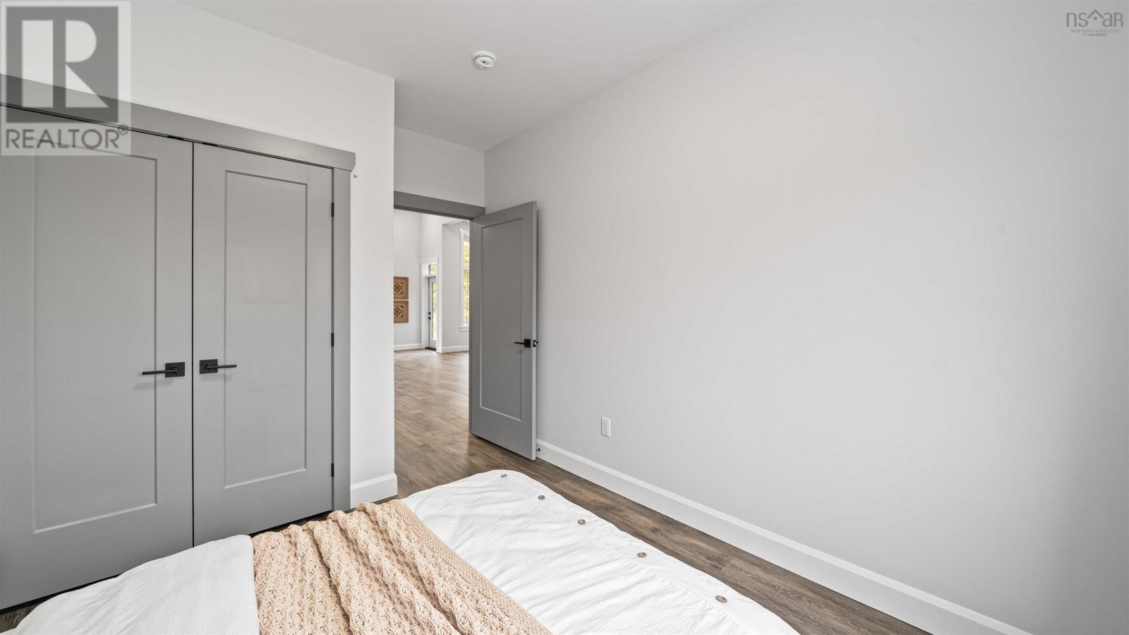 Property 33 of 44 of 72 Chisholm Road