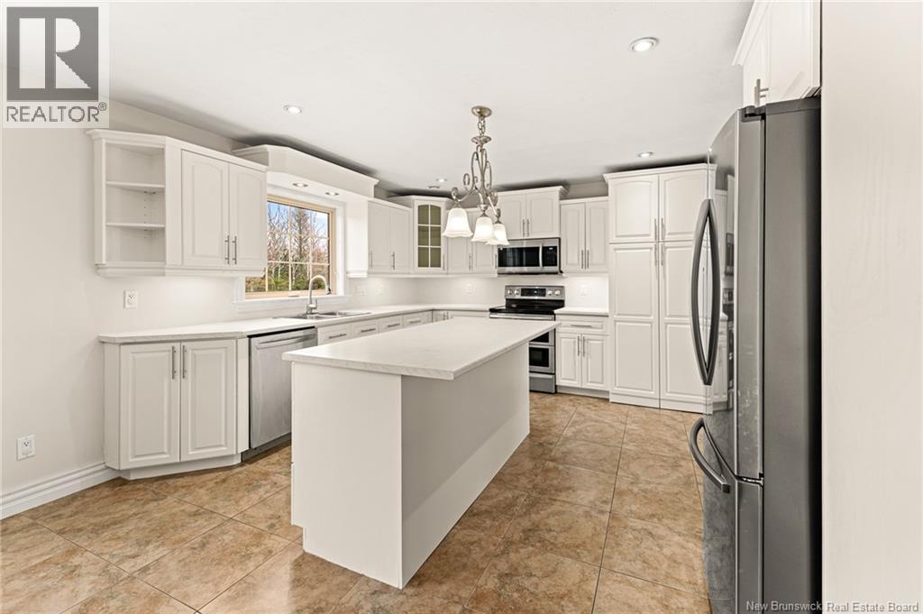 160 DANIEL DRIVE - Image 3