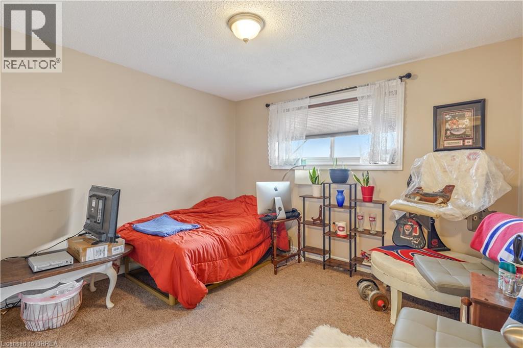 14 THISTLEDOWN DRIVE - 19