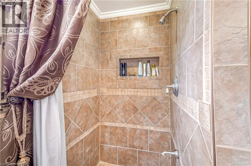 14 THISTLEDOWN DRIVE - 23