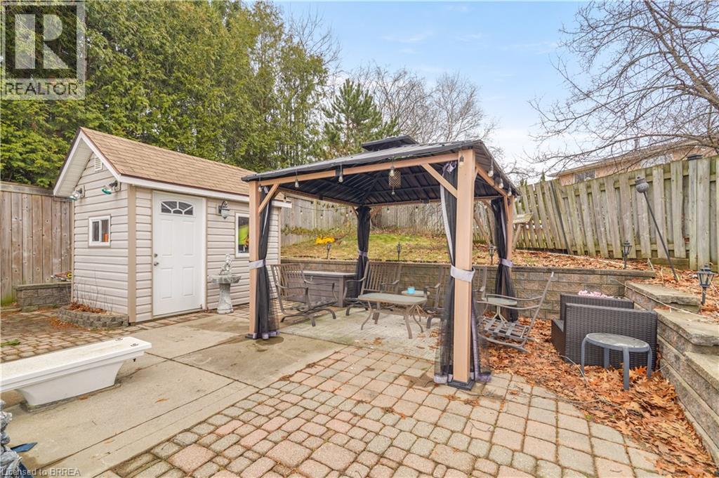 14 THISTLEDOWN DRIVE - 33