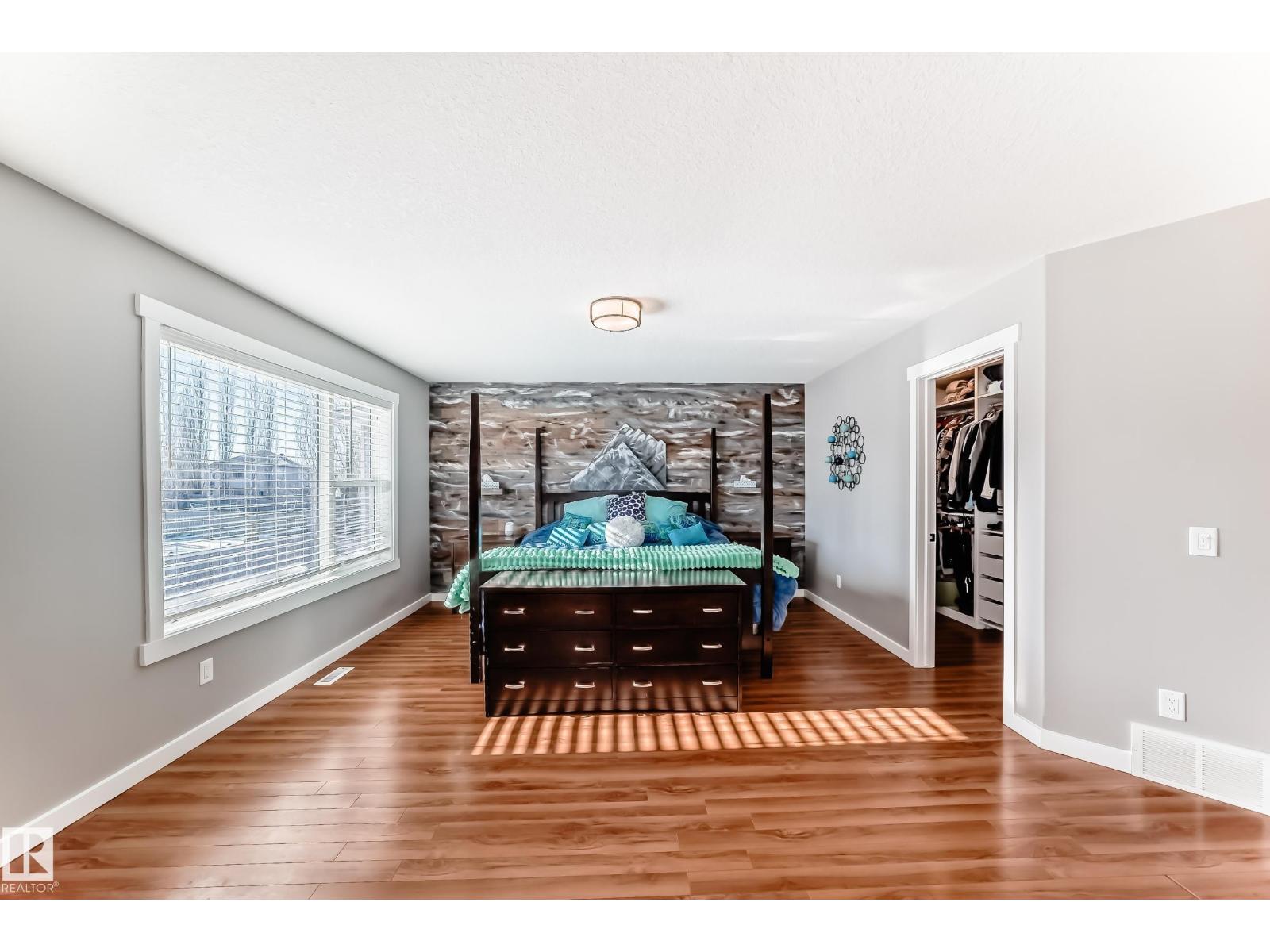 6303 2 AV SW, Edmonton