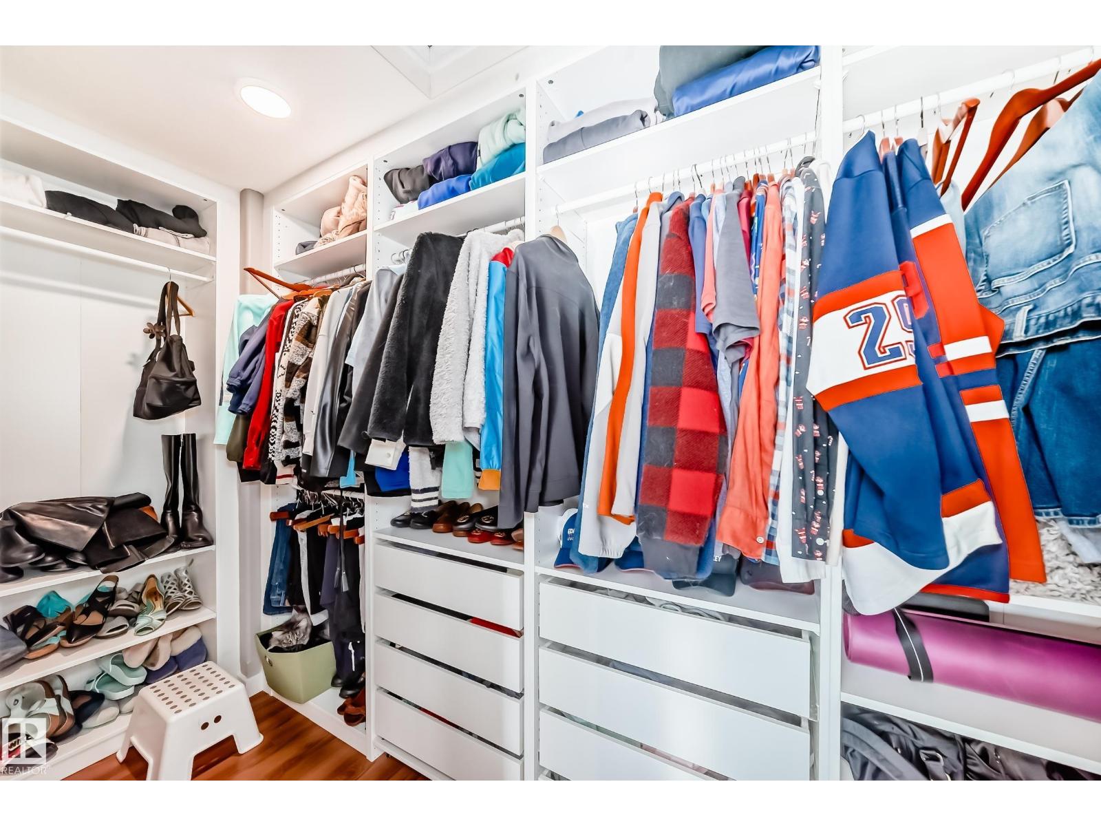 6303 2 AV SW, Edmonton