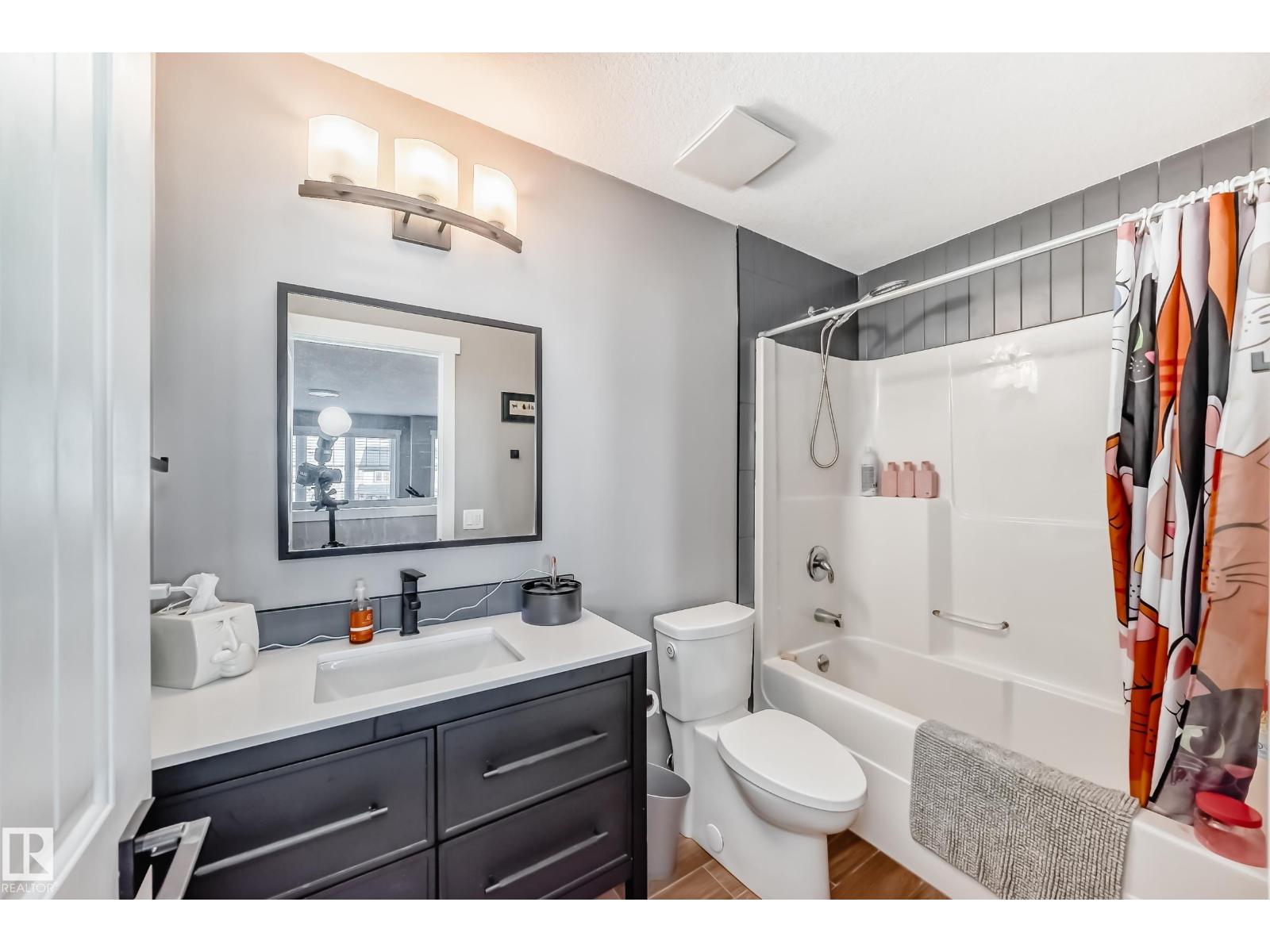 6303 2 AV SW, Edmonton