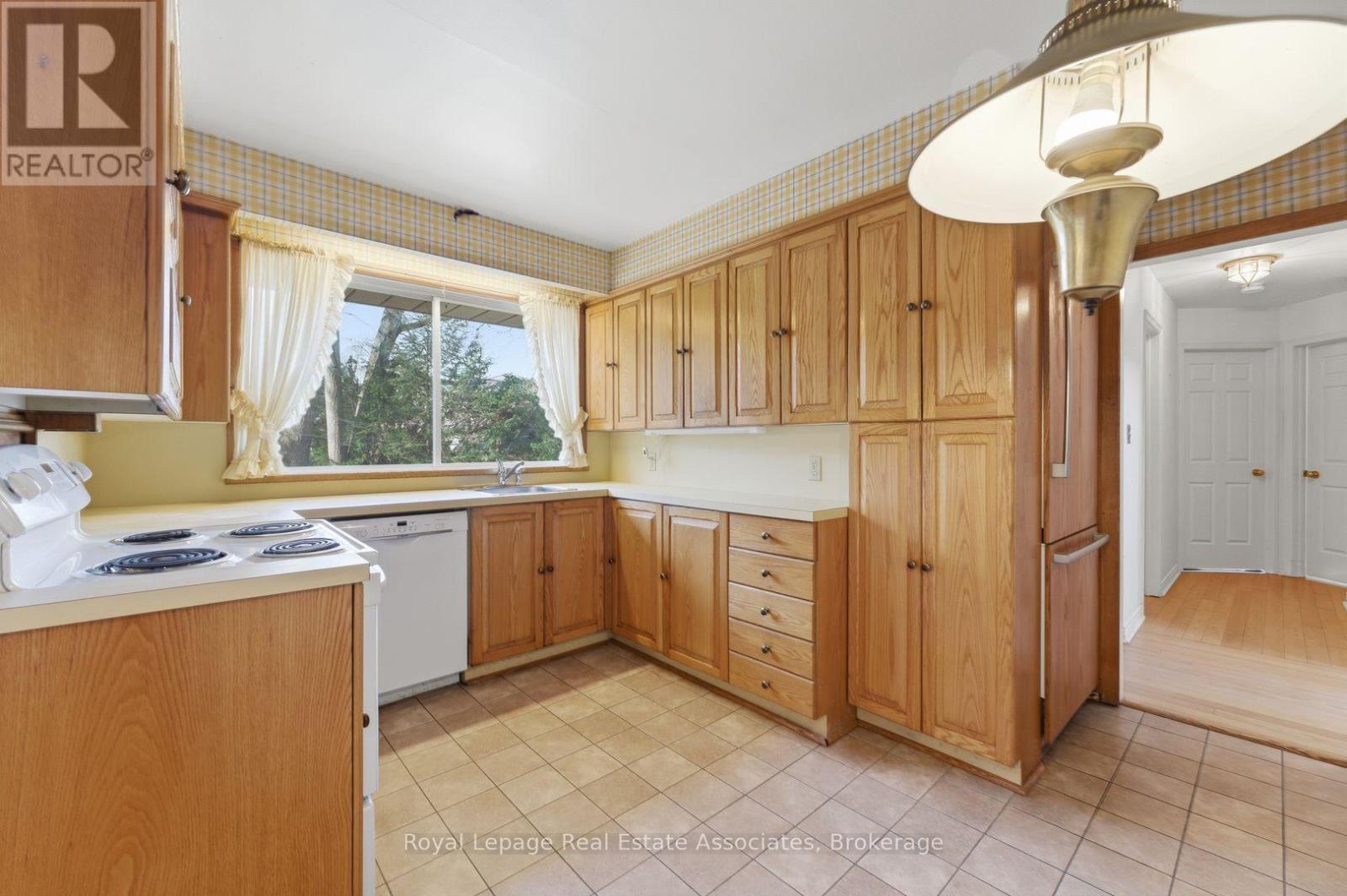 95 OAKES DRIVE - 25