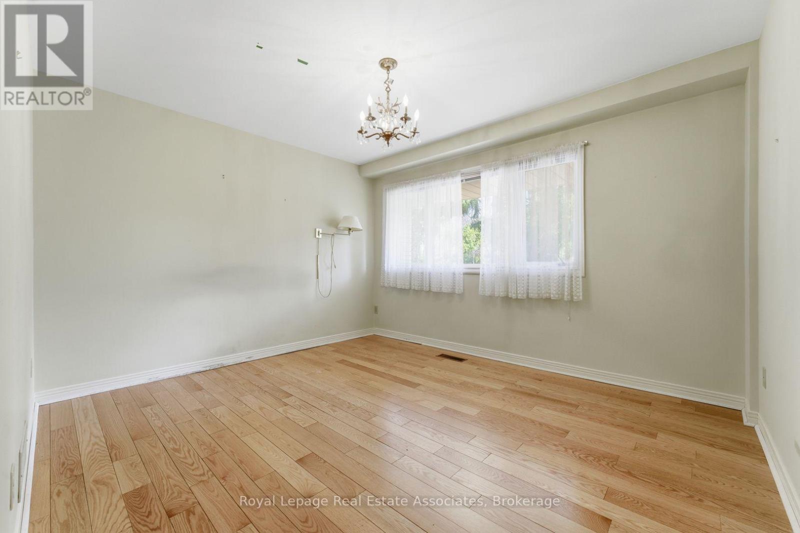 95 OAKES DRIVE - 28