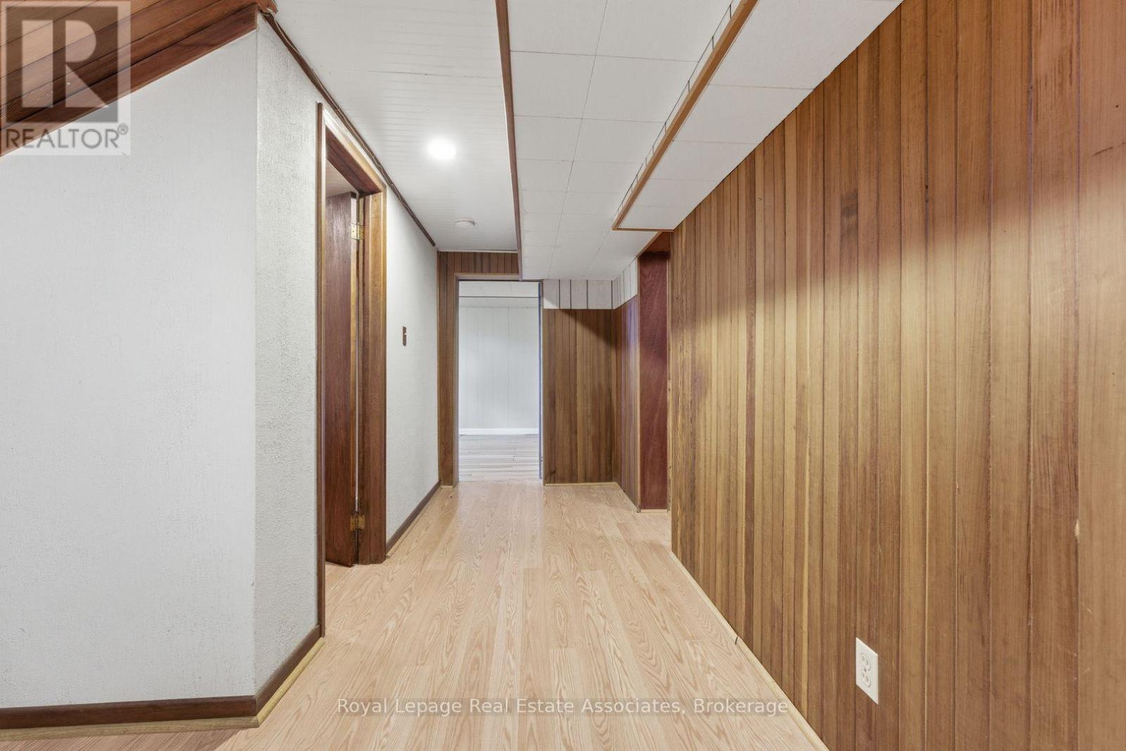 95 OAKES DRIVE - 40