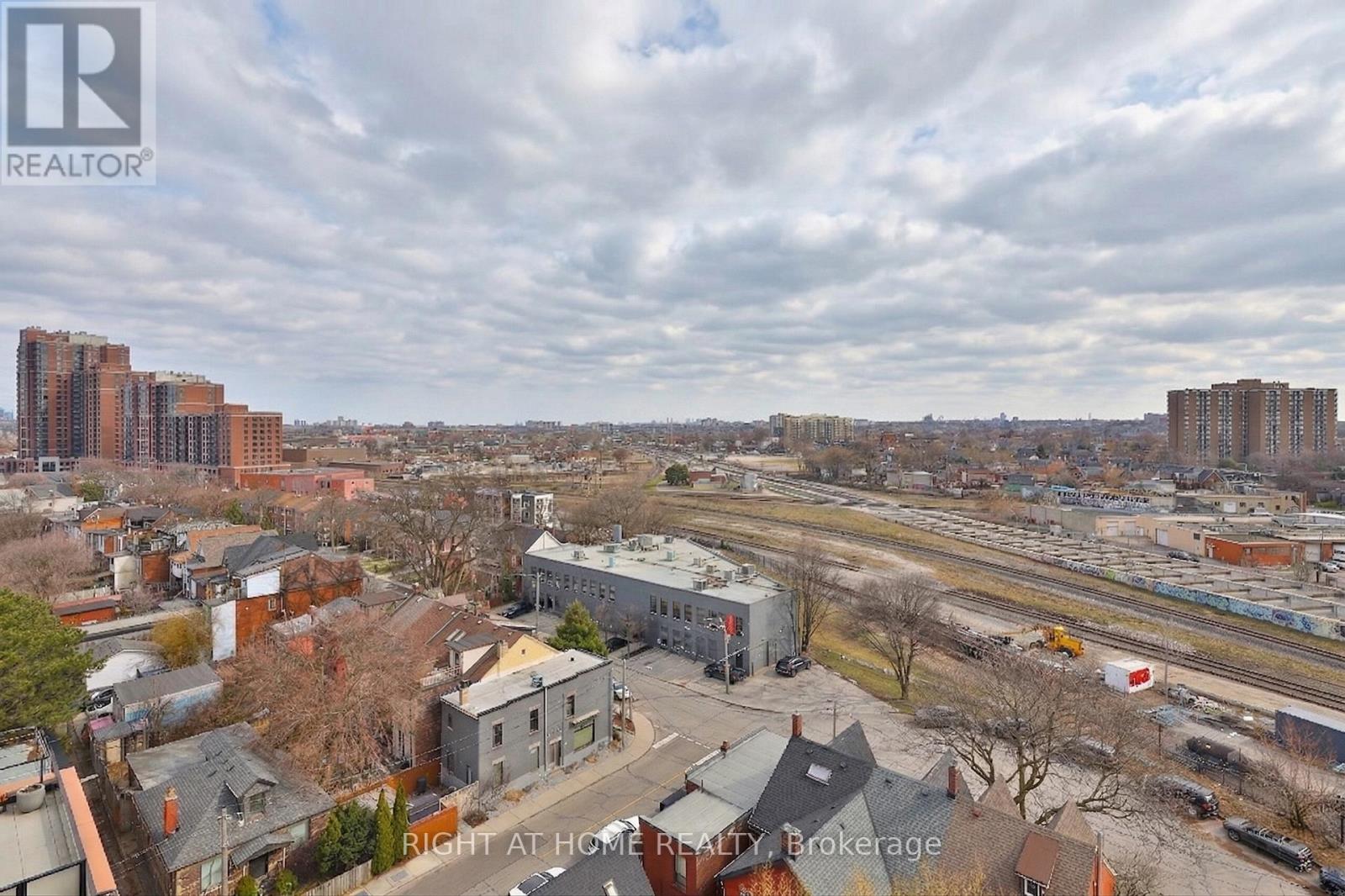#PH 6 2720 DUNDAS STREET W - 11