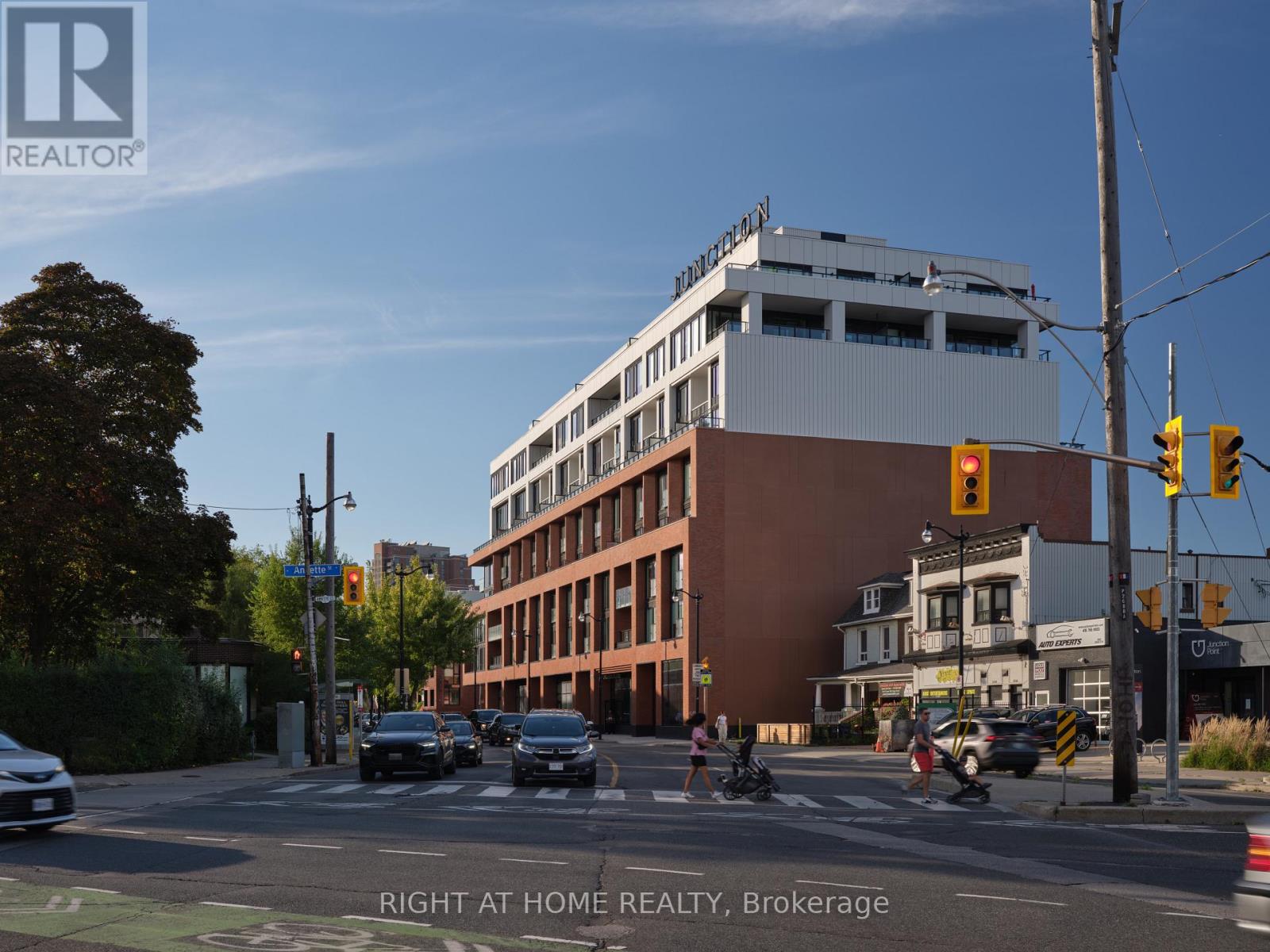 #PH 6 2720 DUNDAS STREET W - 33