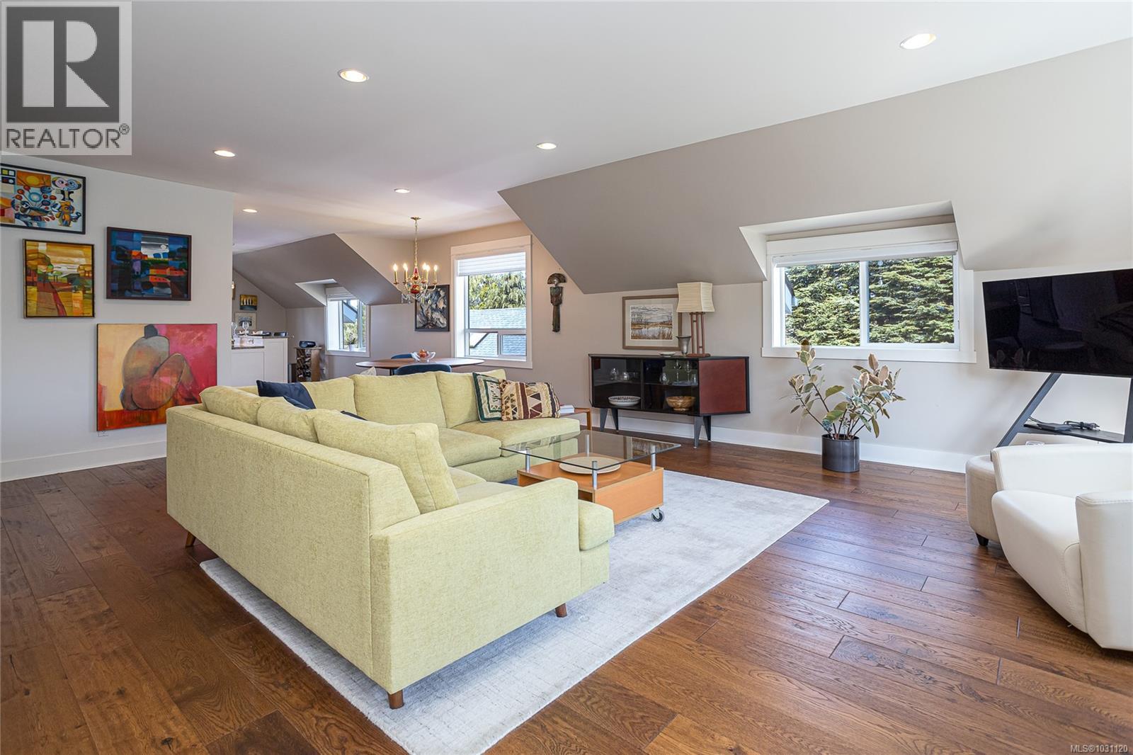 #D 1216 STYLES ST - 11