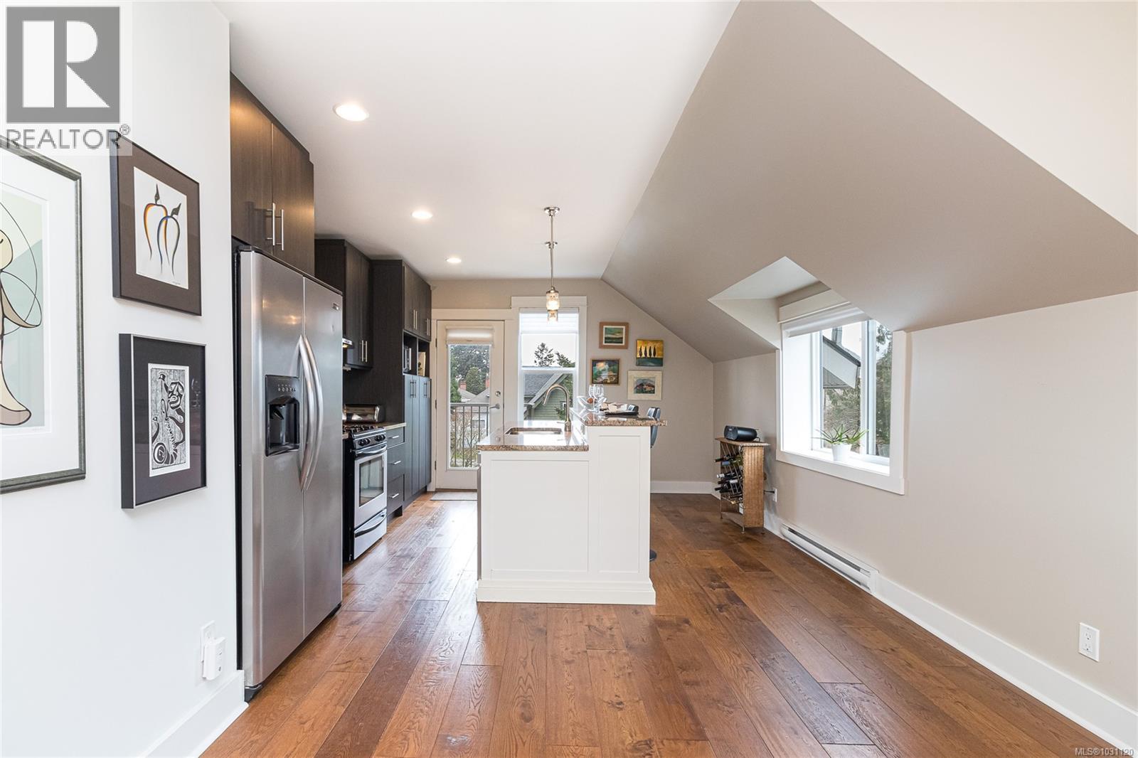 #D 1216 STYLES ST - 22