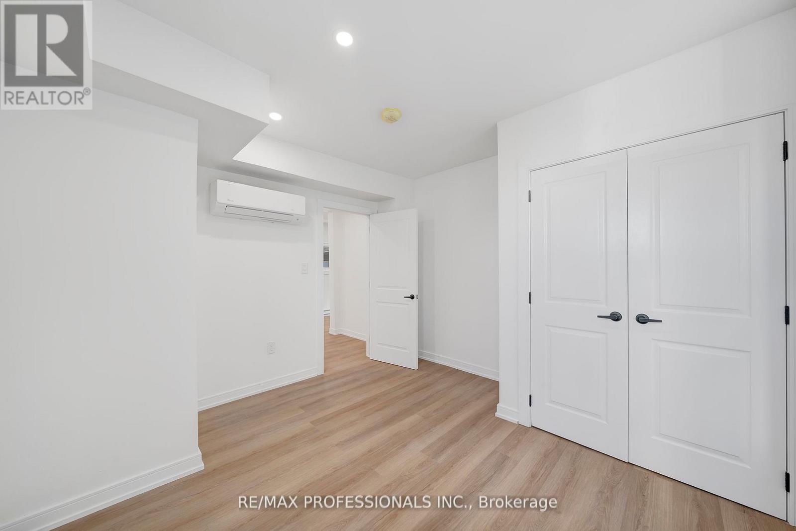 27 OAKDALE AVENUE - 20