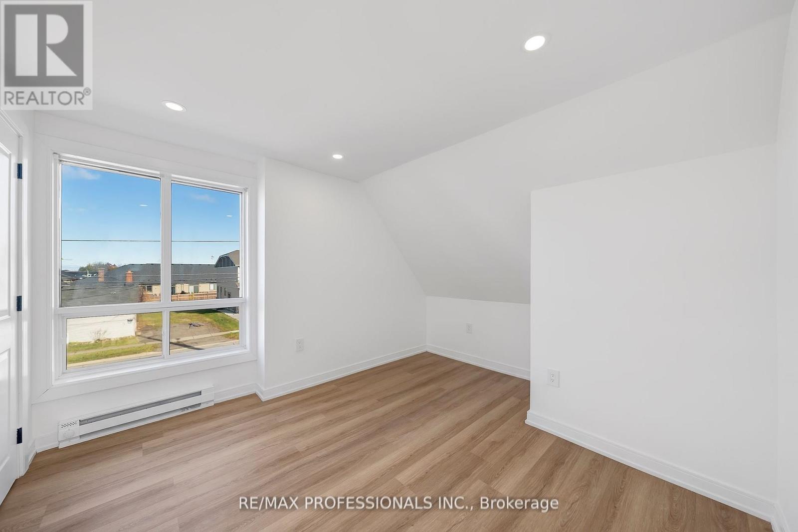 27 OAKDALE AVENUE - 7
