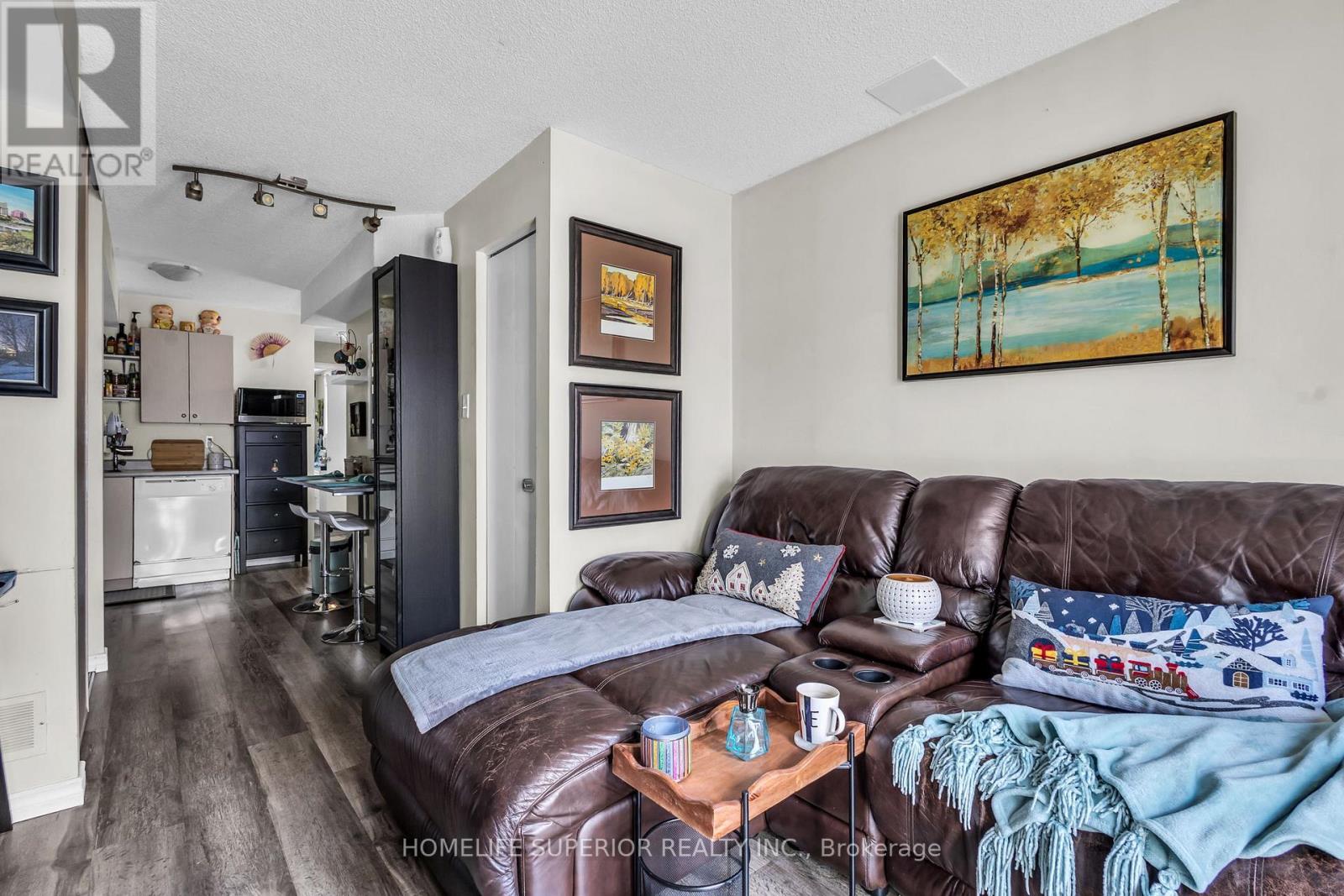 #12C 139 BRIGHTON STREET - 21