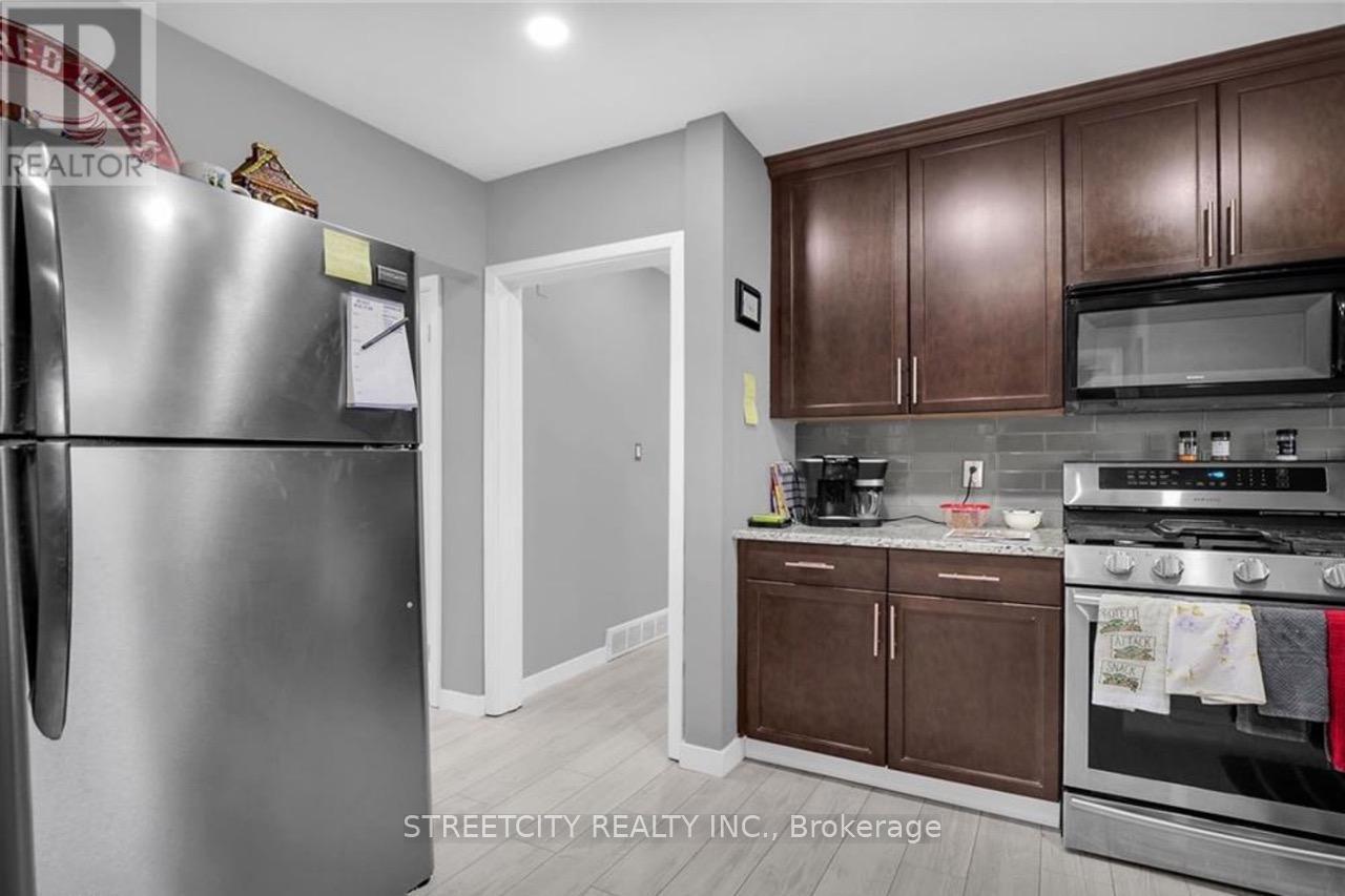 200 RENFRO CRESCENT Property Photo