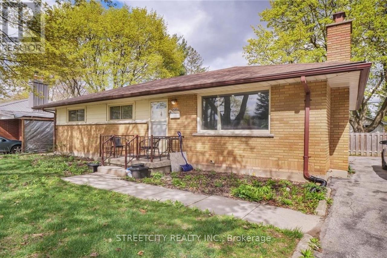 200 RENFRO CRESCENT Property Photo