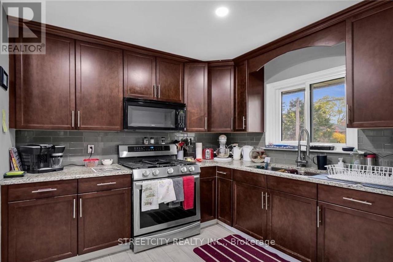 200 RENFRO CRESCENT Property Photo