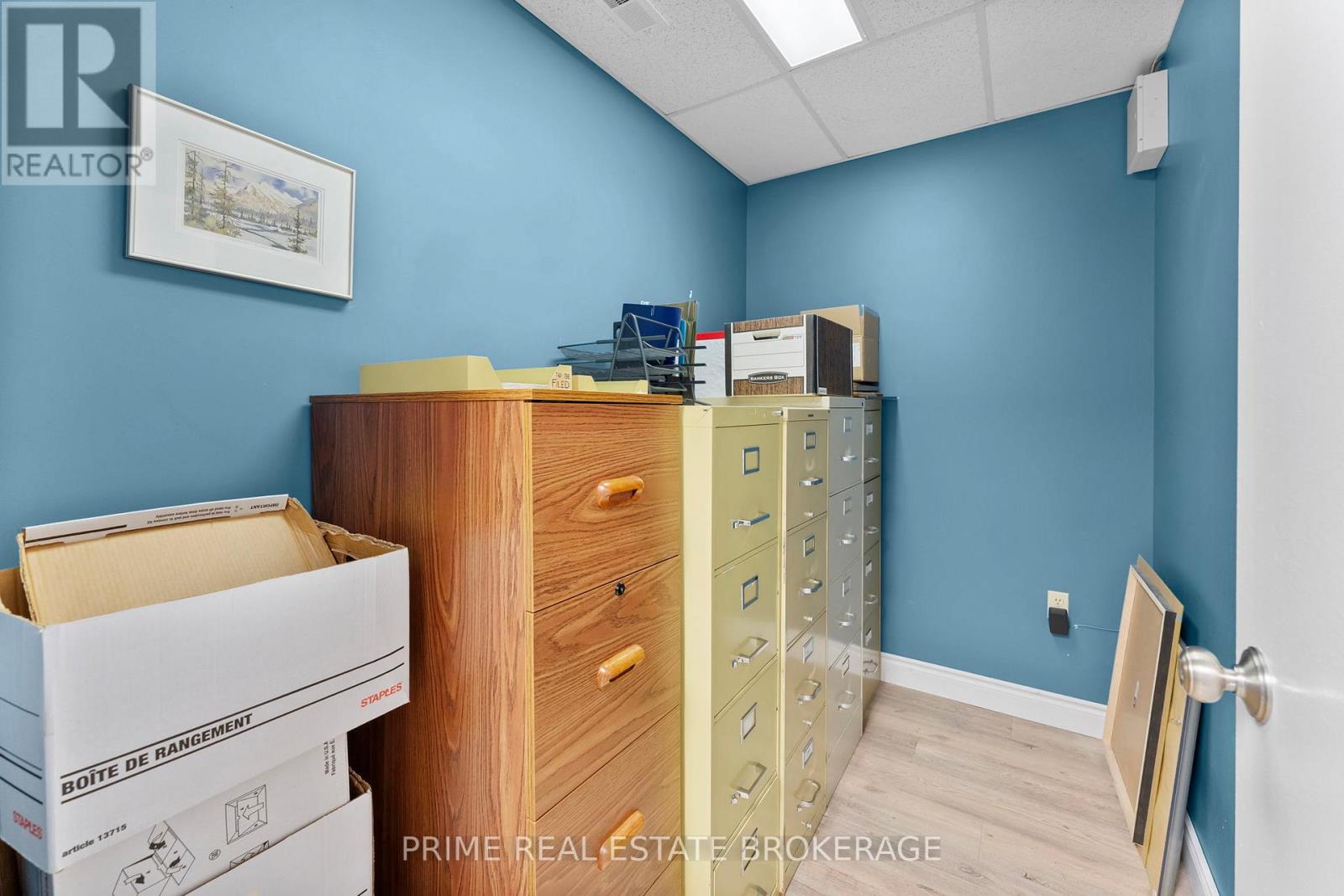 580 WATERLOO STREET — photo 26