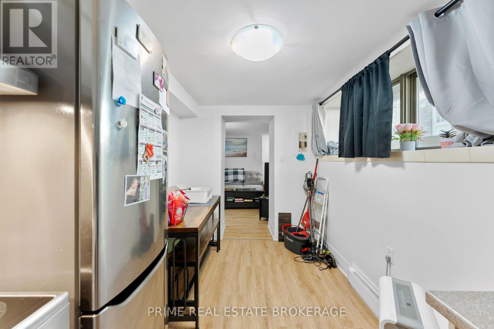 580 WATERLOO STREET — photo 36