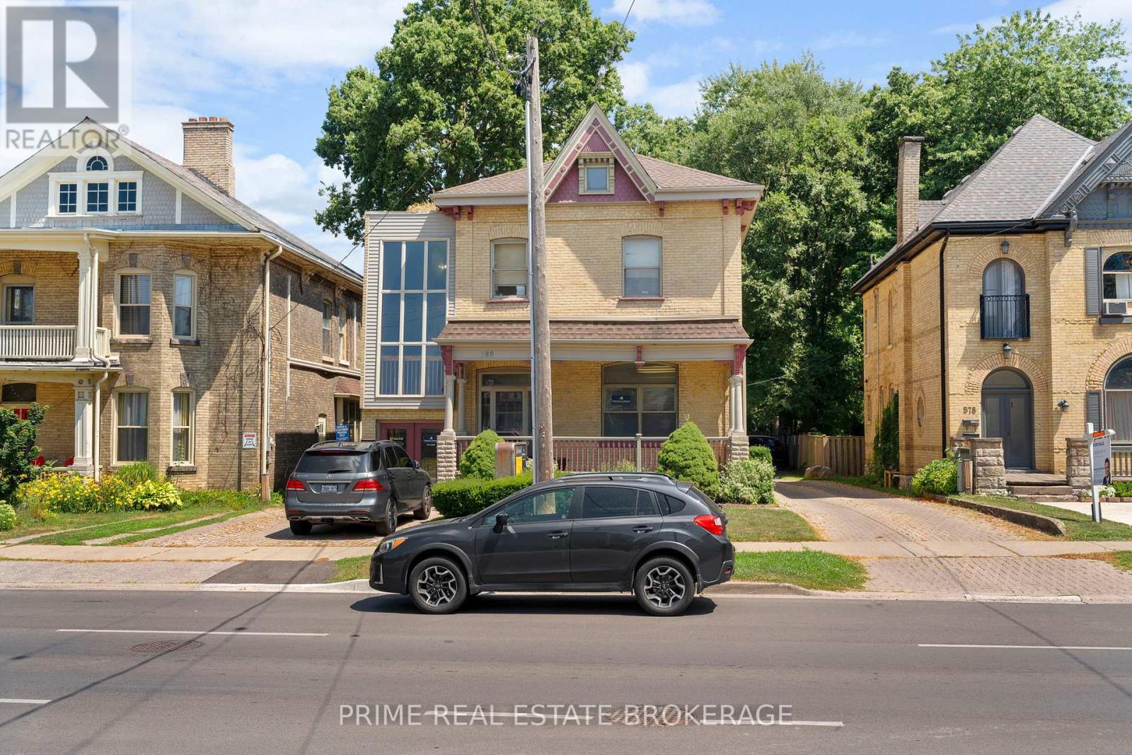 580 WATERLOO STREET — photo 41