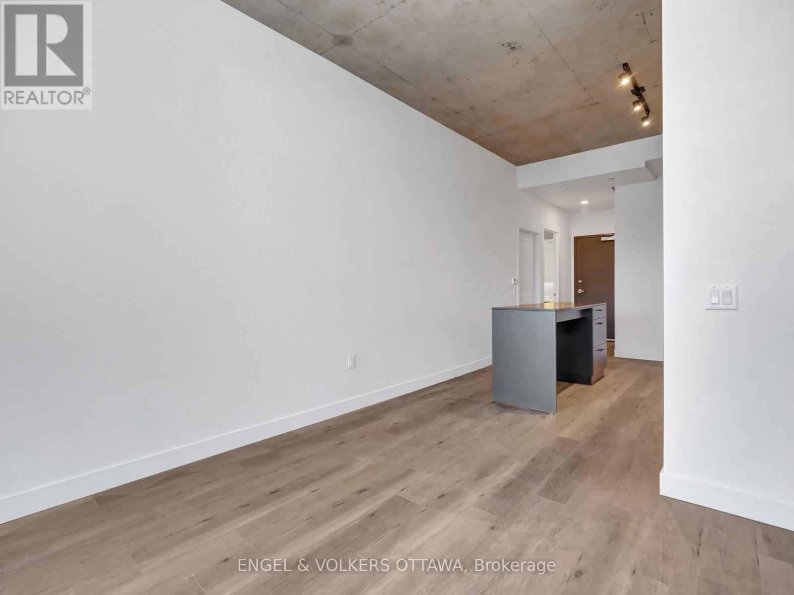 #206 10 JAMES STREET - 14