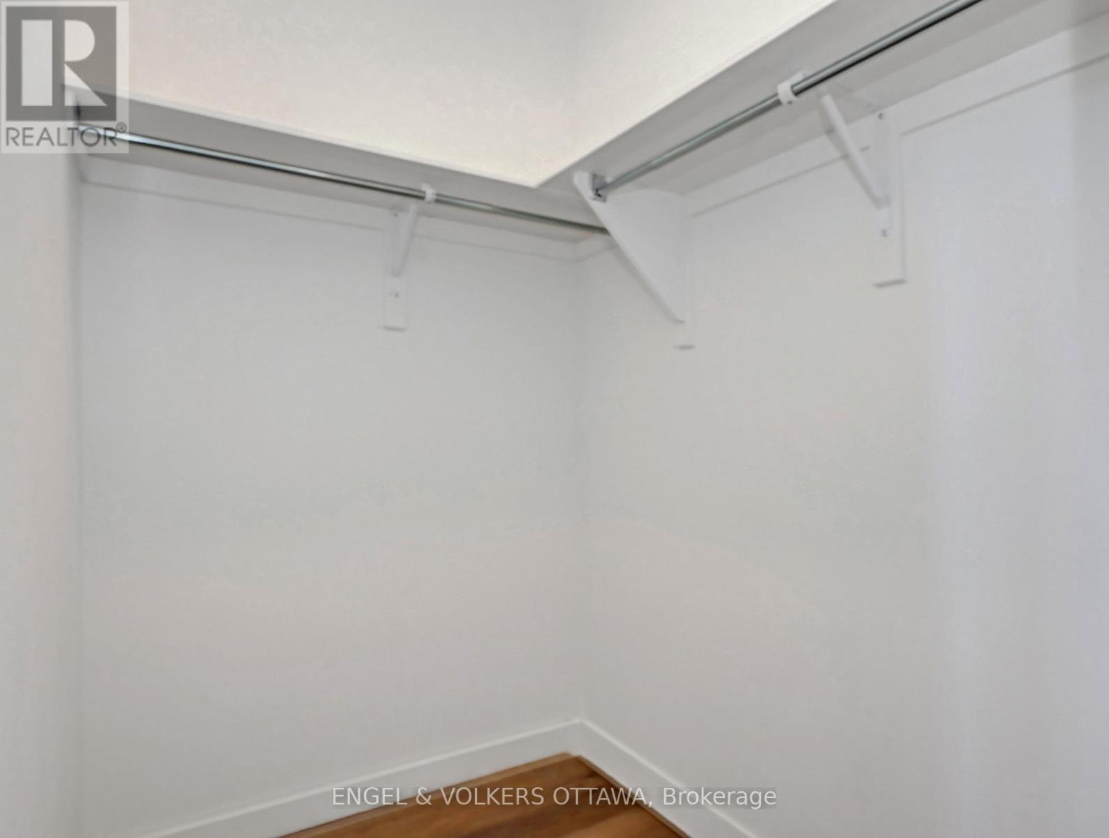 #206 10 JAMES STREET - 25