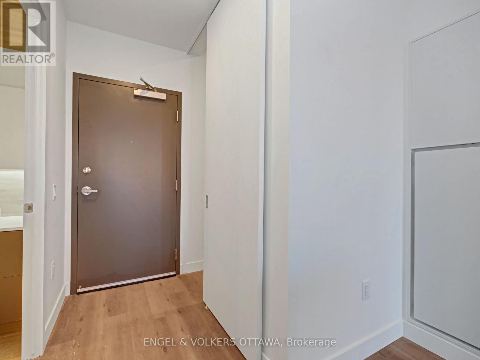 #206 10 JAMES STREET - 8