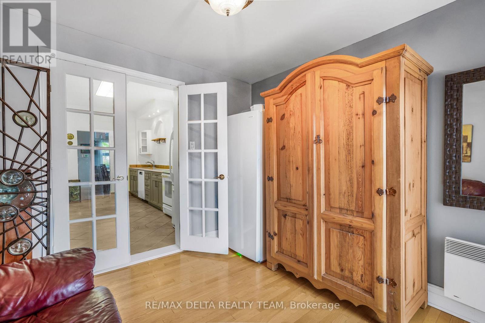 245 YORK STREET - 16