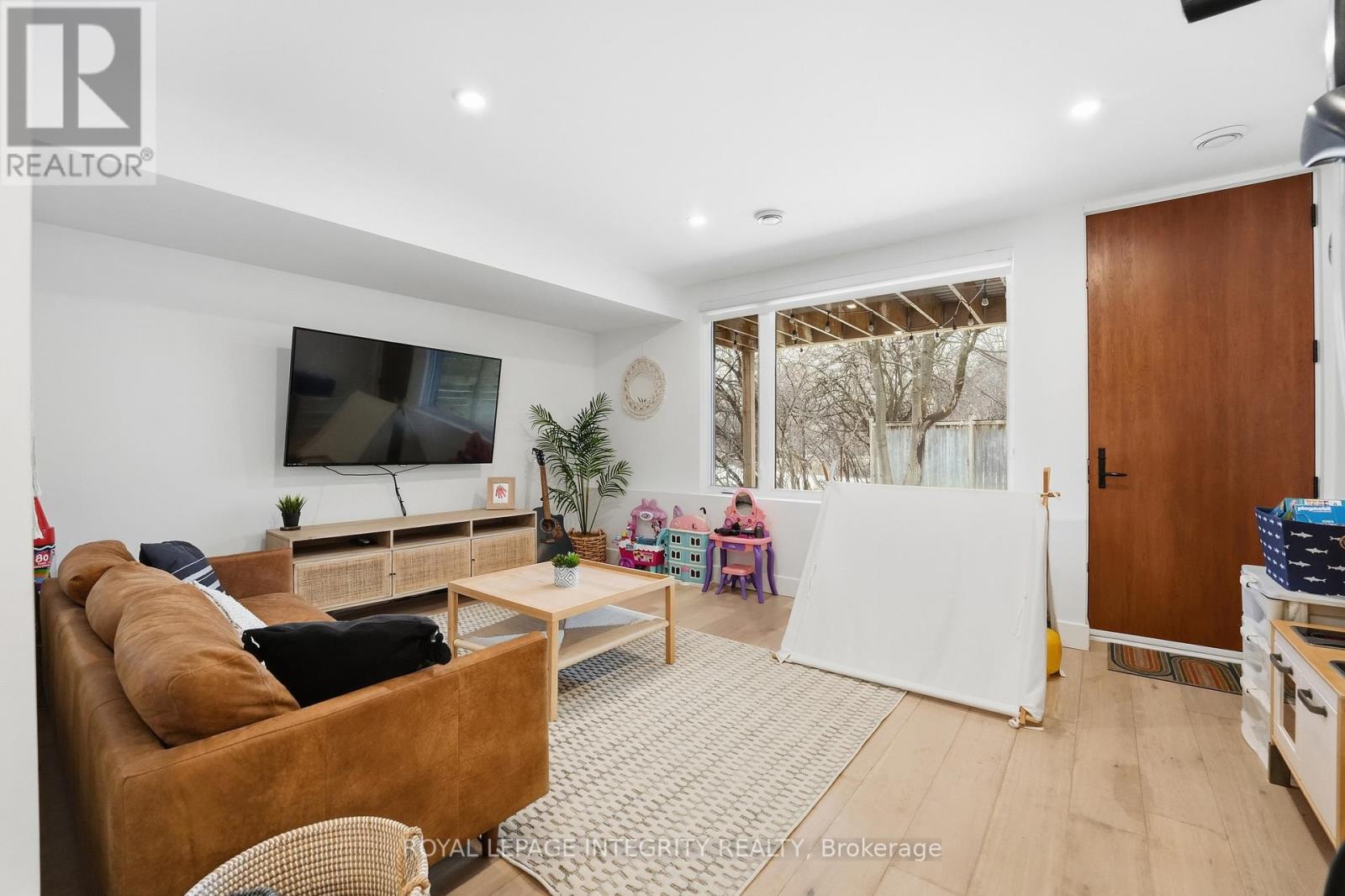 221 WESLEY AVENUE — photo 29