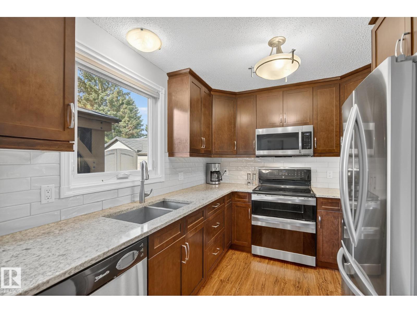 3528 56 ST NW, Edmonton