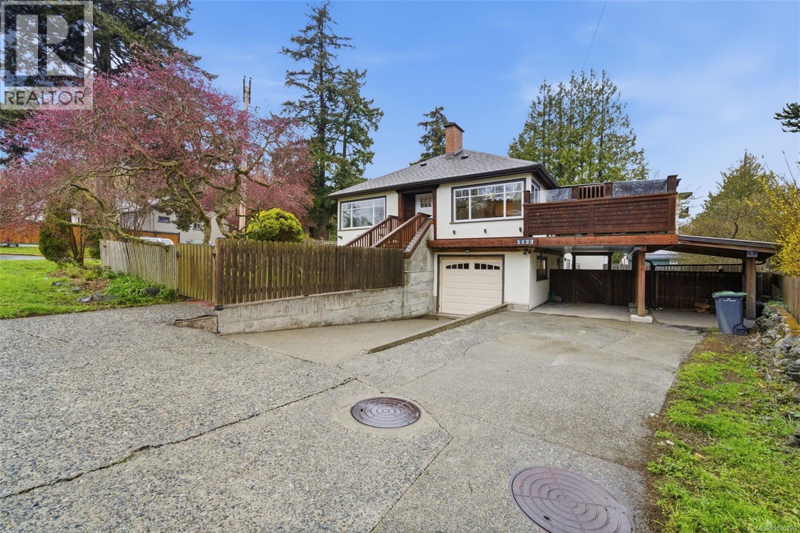 1122 Old Esquimalt Rd, Esquimalt