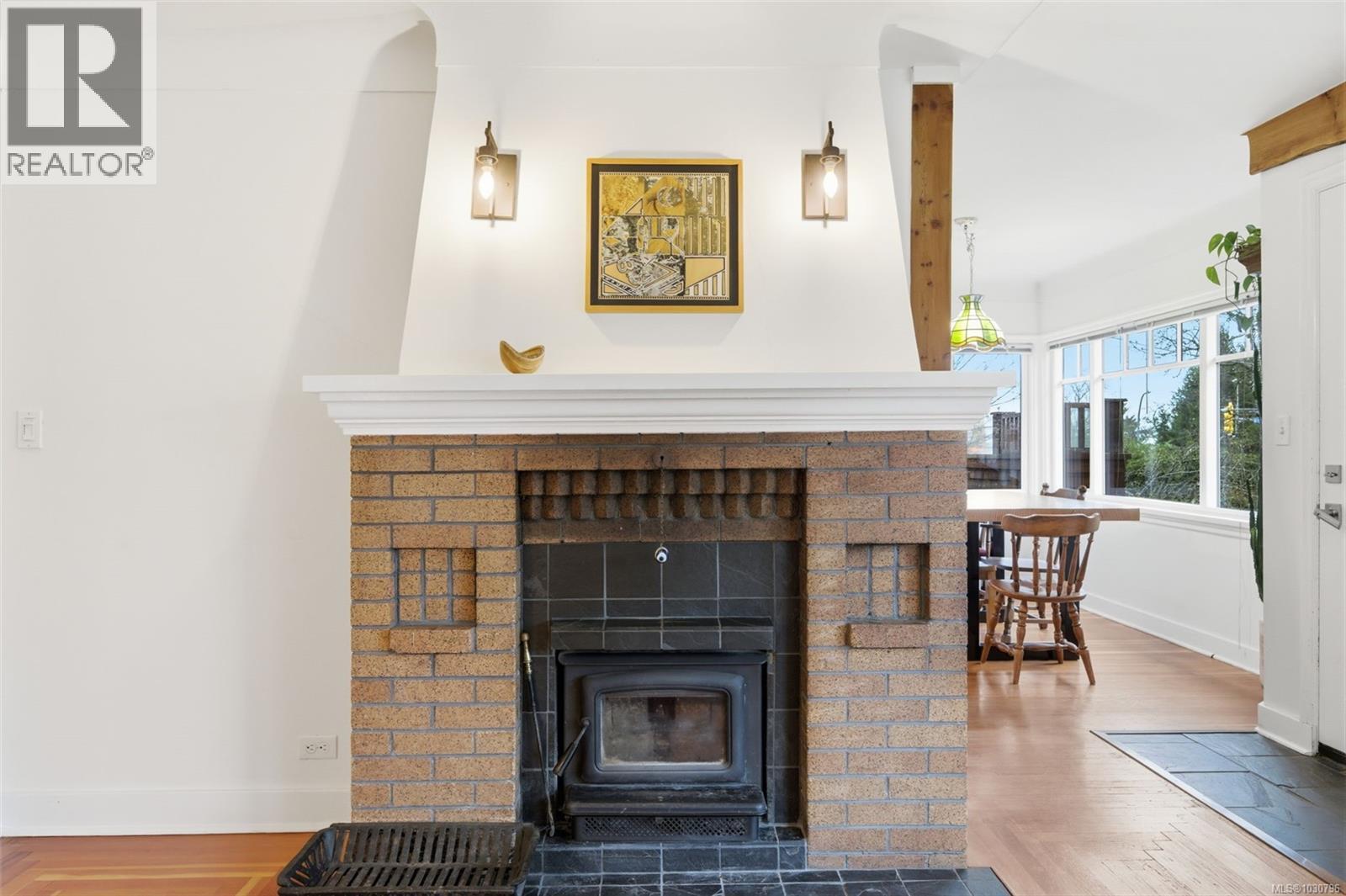 1122 Old Esquimalt Rd, Esquimalt