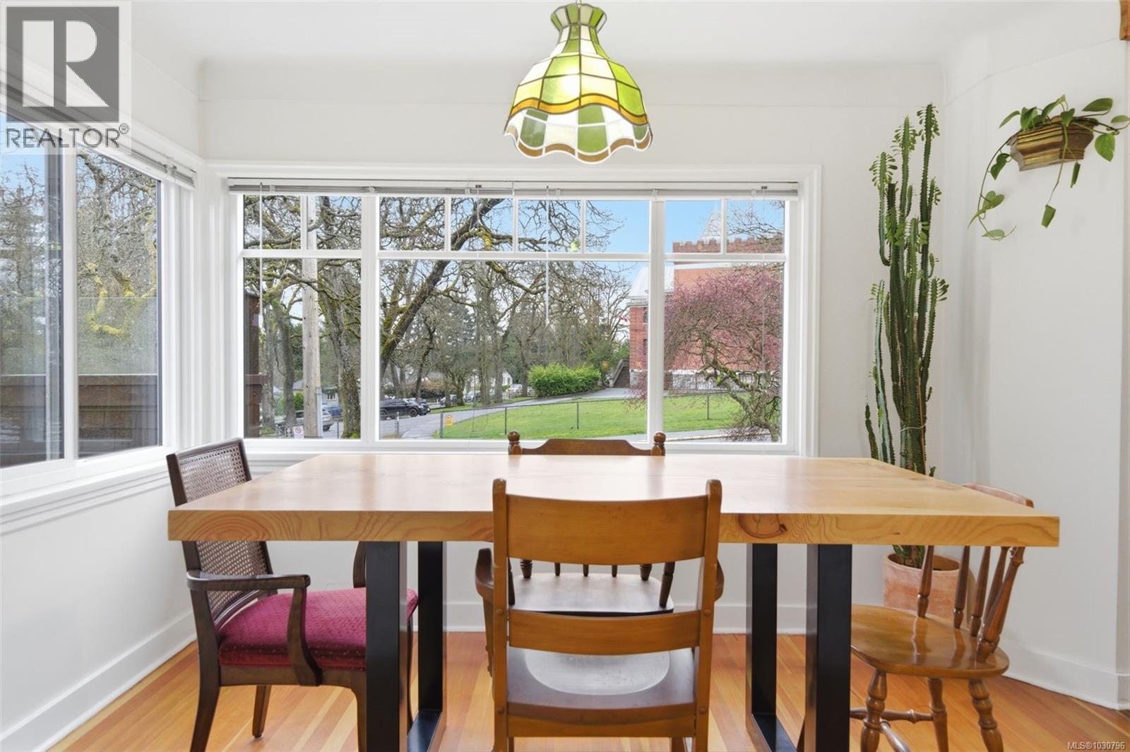 1122 Old Esquimalt Rd, Esquimalt