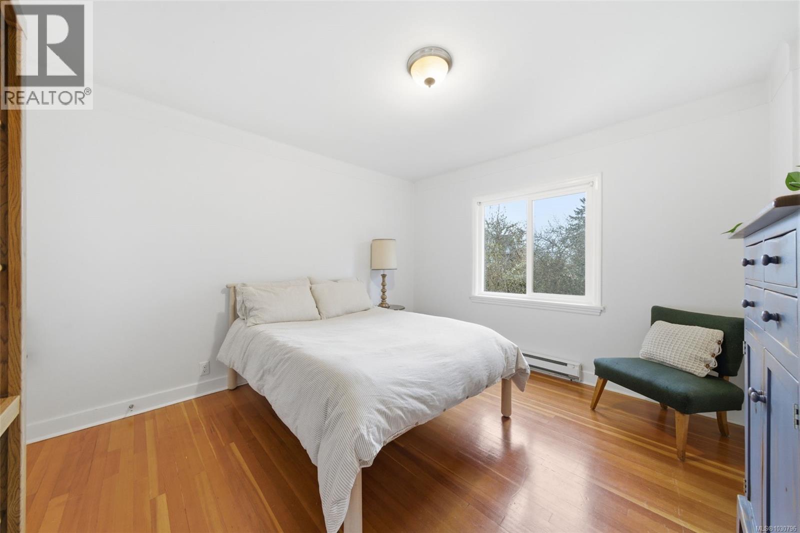 1122 Old Esquimalt Rd, Esquimalt