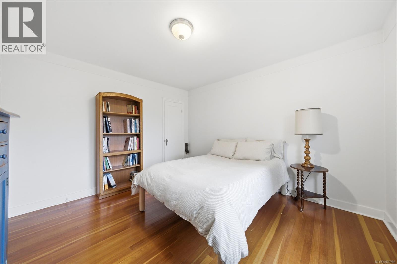 1122 Old Esquimalt Rd, Esquimalt