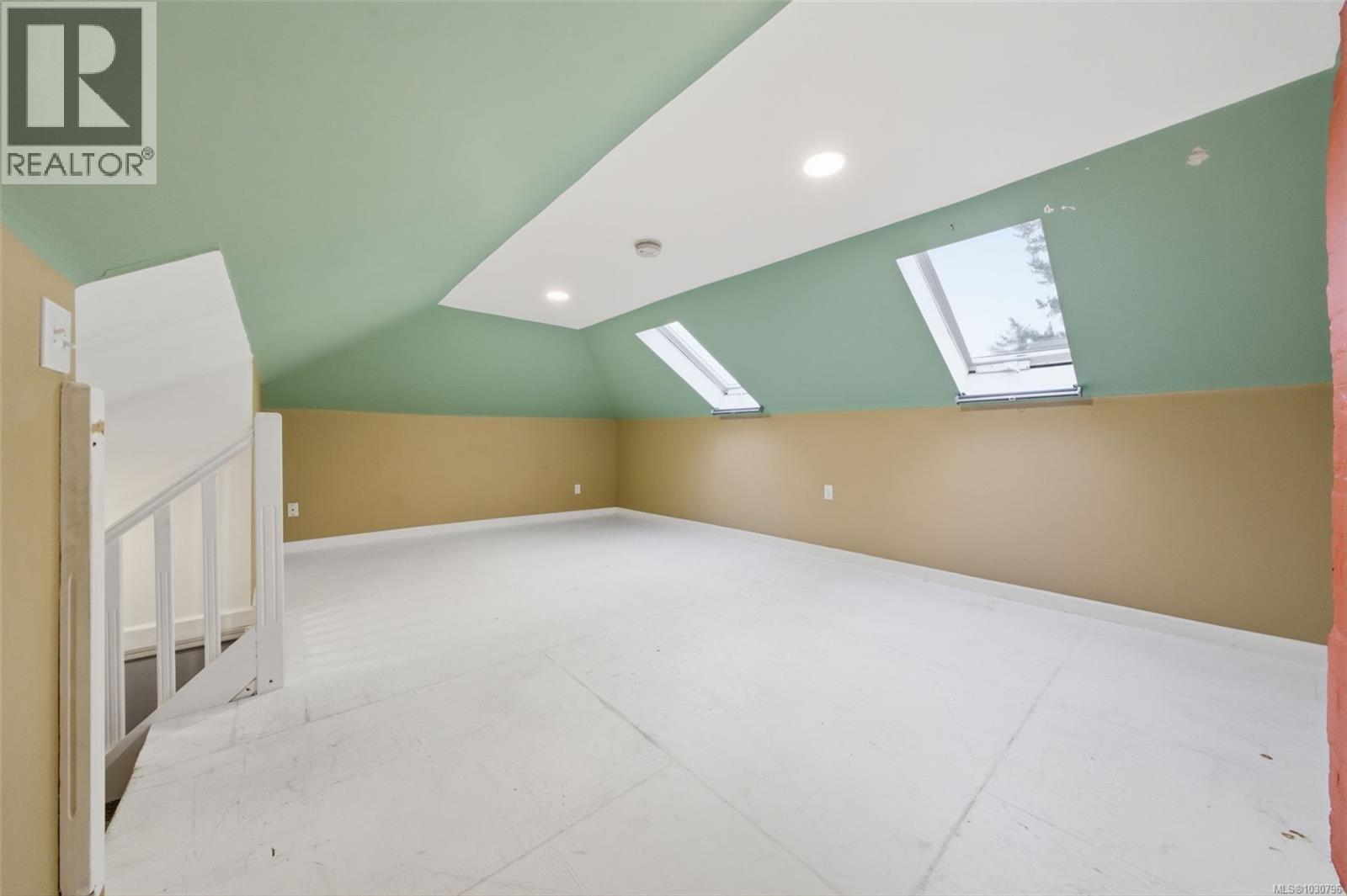 1122 Old Esquimalt Rd, Esquimalt