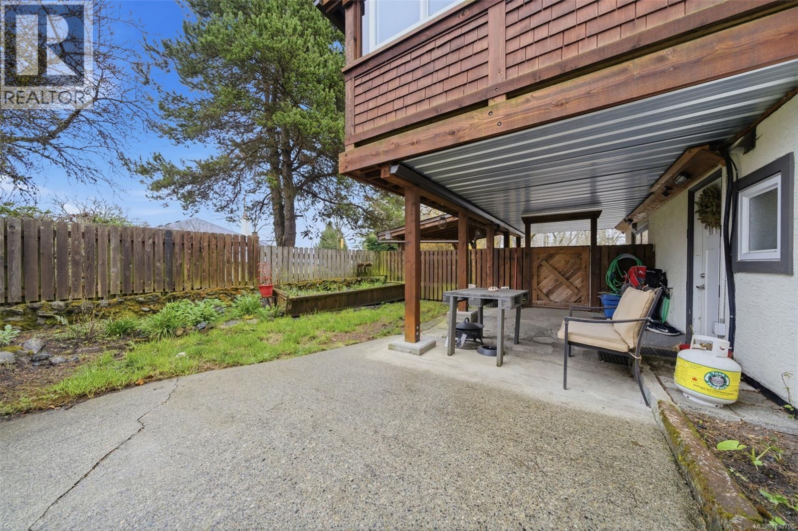 1122 Old Esquimalt Rd, Esquimalt